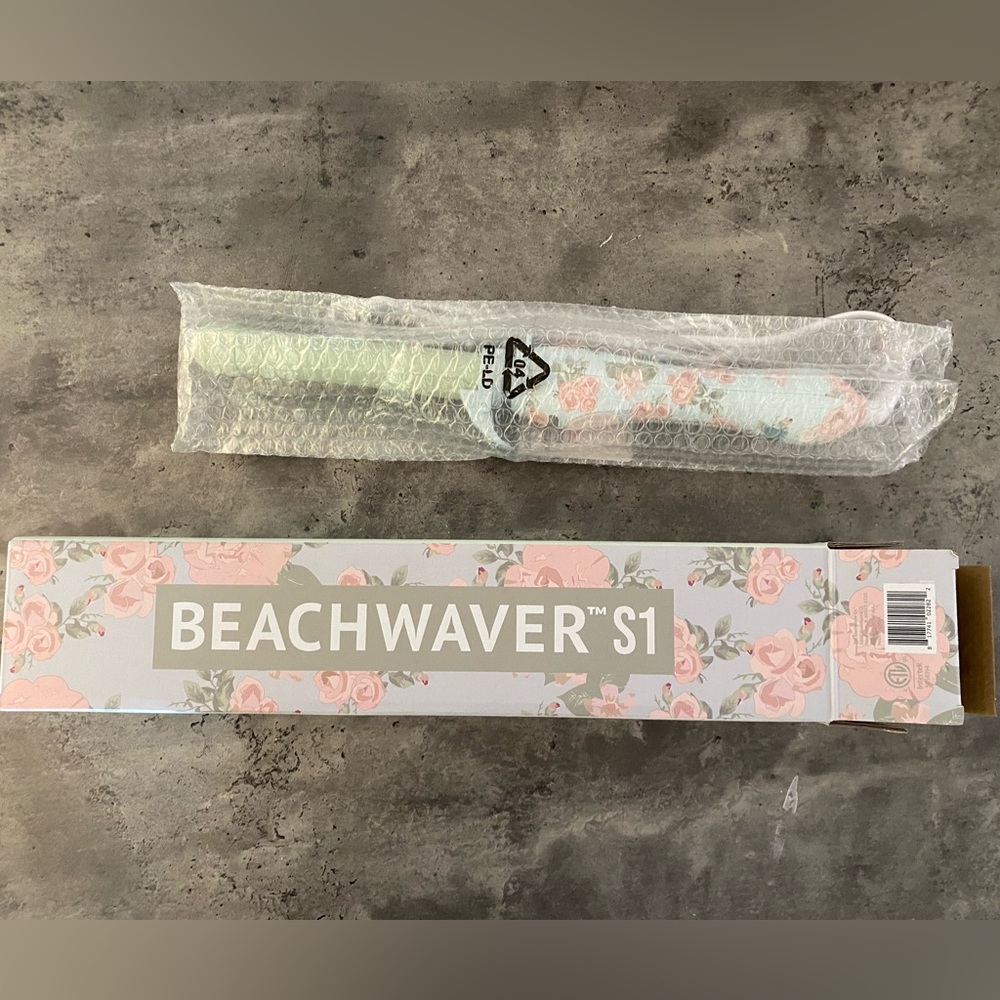 NEW IN BOX BEACHWAVER S1 floral